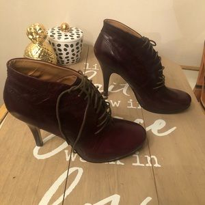🍾Nine West Wine Leather Booties